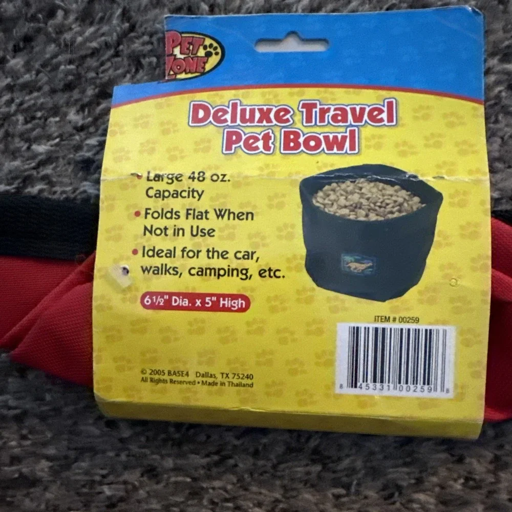 Pet Zone Deluxe Travel Pet Food/water Bowl & Clip On Dog treat Pouch